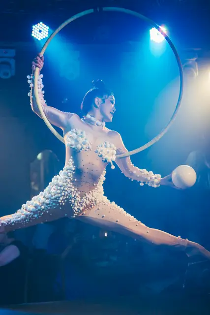 Pearl aerial hoop show for underwater ocean: aerial performers, under the sea theme