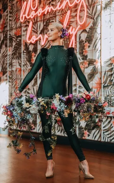 Floral LED table skirt: champagne walkers, enchanted garden theme