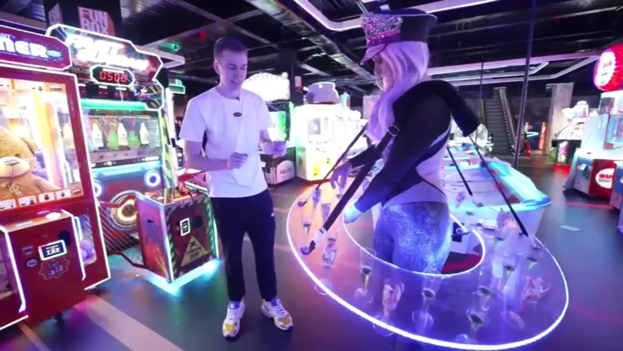 LED strolling table on: champagne walkers