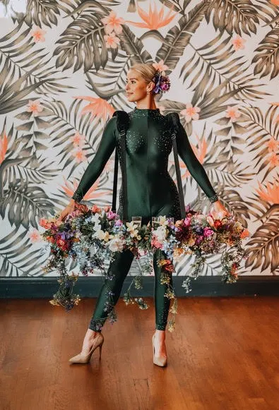 Floral LED table skirt: champagne walkers, enchanted garden theme