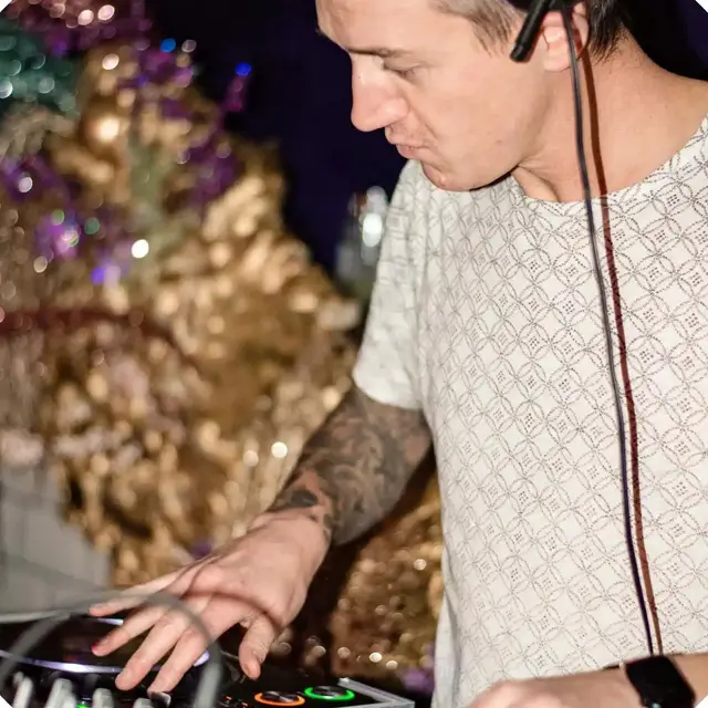 Djs