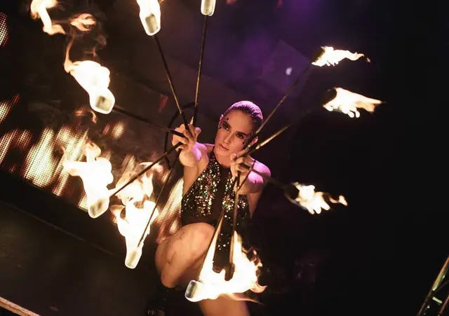 Fire fans collapsible: fire performers