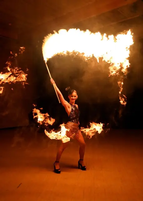 SFX lyco: fire performers