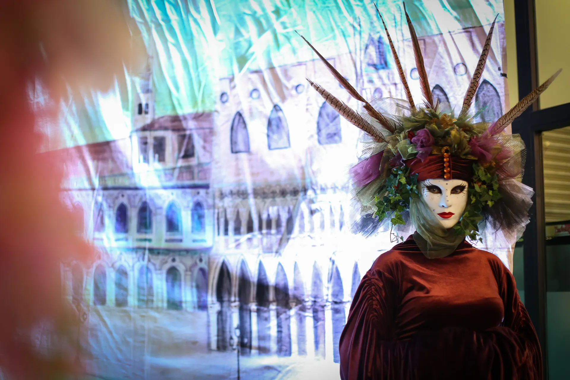 Venetian statue: living statues, enchanted garden theme
