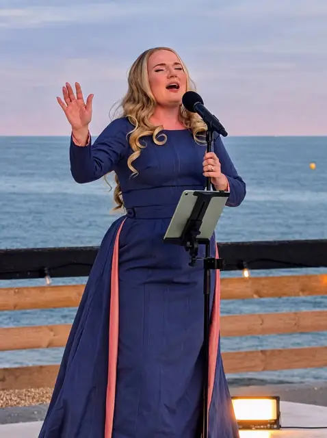 Adele at Sunset: tribute acts